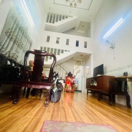 Bán nhà 4 tầng, 142m², 4PN, 3WC, Linh Xuân, Thủ Đức – 4.95 tỷ Bán nhà 4 tầng, 142m², 4PN, 3WC, Linh Xuân, Thủ Đức – 4.95 tỷ