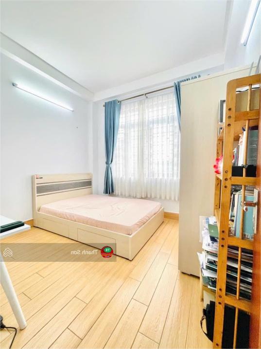 ???? Bán nhà hẻm 4m Lý Thái Tổ, Q.10, sát MT, 8.x tỷ!