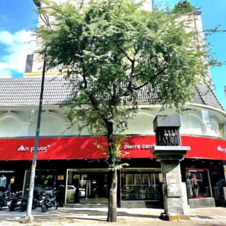 BÁN KS 10 TẦNG NGAY CỬA BẮC CHỢ BẾN THÀNH – VỊ TRÍ VÀNG TÂM Q1, HĐT: 12500 đô, giá 140 tỷ