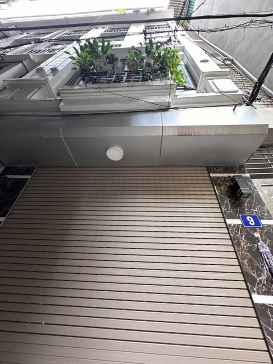 Bán nhà Việt Hưng- 40m2-5 tầng – oto sát nhà – nhỉnh 6 tỷ ( Thương lượng)