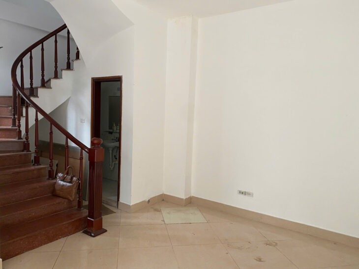 BÁN NHÀ NGÕ 62 NGỌC HÀ 35 M 5 TẦNG MT 7.2M NGAY MẶT HỒ LÔ GÓC GIÁ 11.8 TỶ