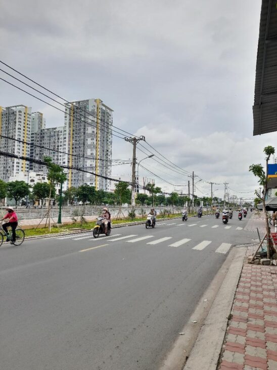 HOT! KẸT TIỀN BÁN GẤP NHÀ CĂN GÓC BÌNH ĐÔNG, DT: 56M2 (4 X 15M) 2T, 3PN CHỈ 4.8 TỶ