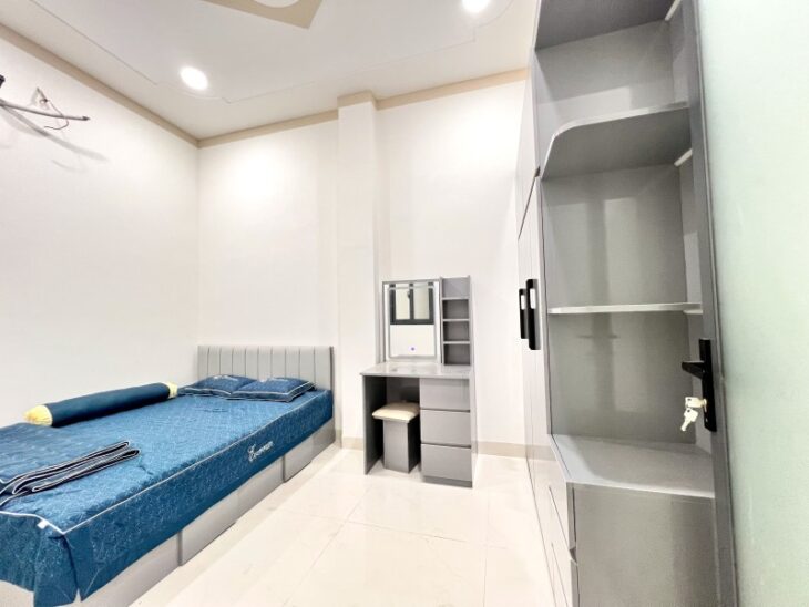 Bán nhà ĐẸP 1 Trệt 2 Lầu Dĩ An,đường nhựa 10m, full nội thất,gần TTYT