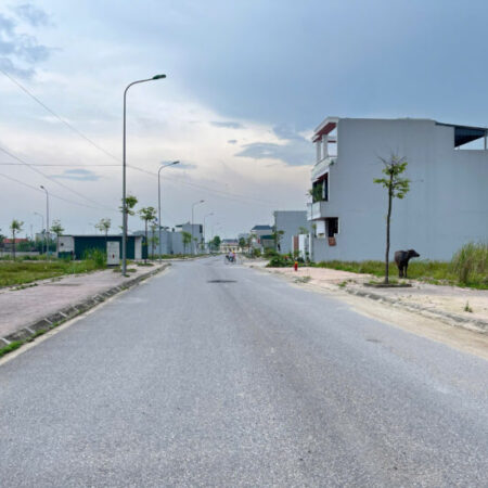 Cần bán gấp đất ngay TT thị xã Nghi Sơn, Thanh Hóa, DT 108m2 đường 15.5m giá chỉ 1 Tỷ.