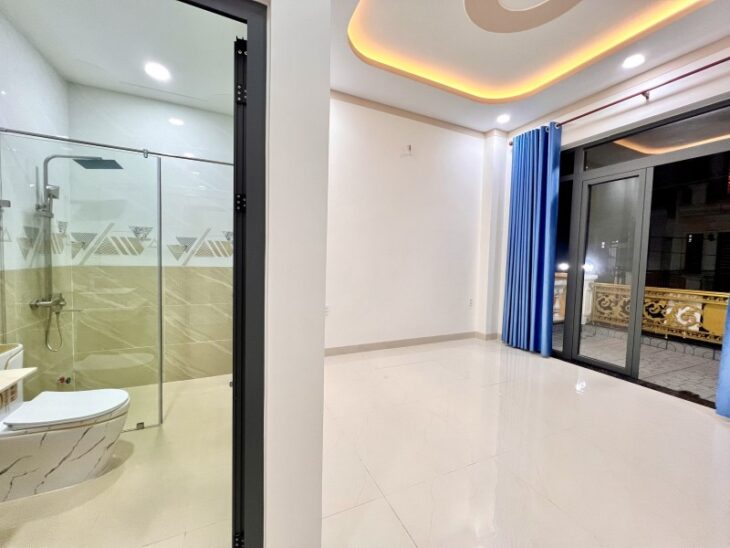 Bán nhà ĐẸP 1 Trệt 2 Lầu Dĩ An,đường nhựa 10m, full nội thất,gần TTYT