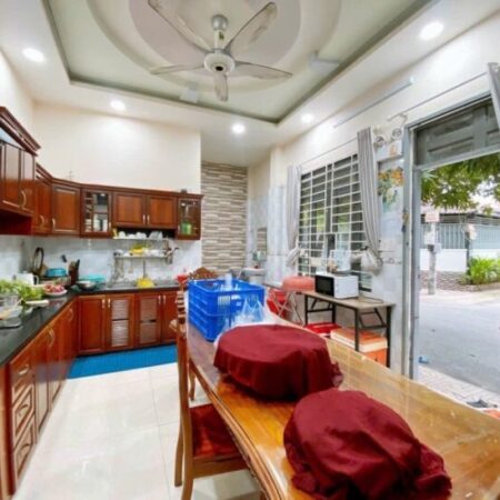 NHÀ LÔ GÓC PHẠM VĂN CHIÊU THÔNG THOÁNG, YÊN TĨNH, SẠCH SẼ 8.6VND