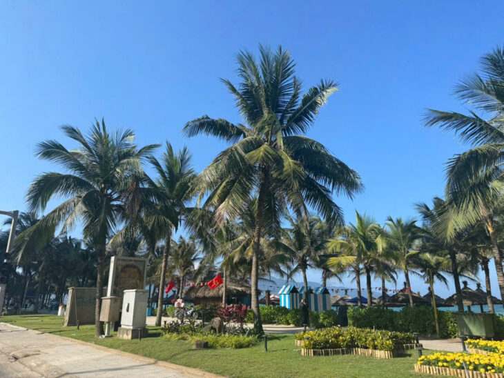 NHÀ 3 TẦNG KIÊN CỐ – MT NGÔ QUYỀN – SHOPHOUSE ĐẤT XANH MIỀN TRUNG – VỈA HÈ 4.5M – DÒNG TIỀN