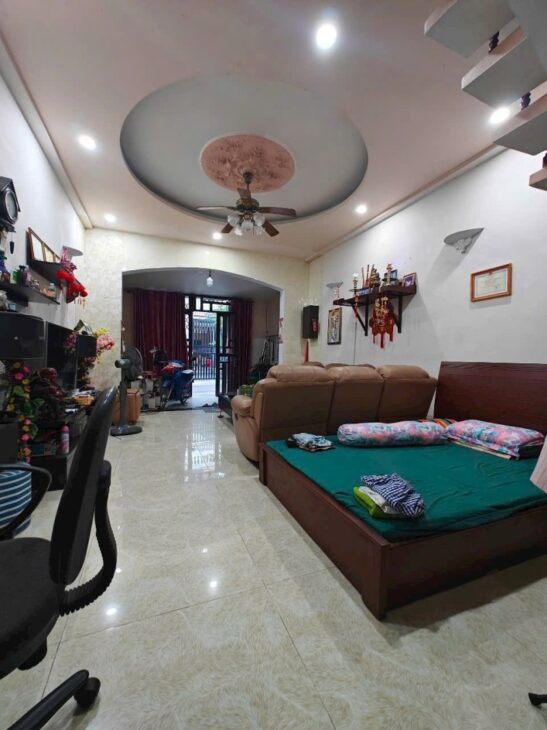 Bán nhà mặt phố Q.9, 77m², 7.4 tỷ, 3PN, sổ hồng