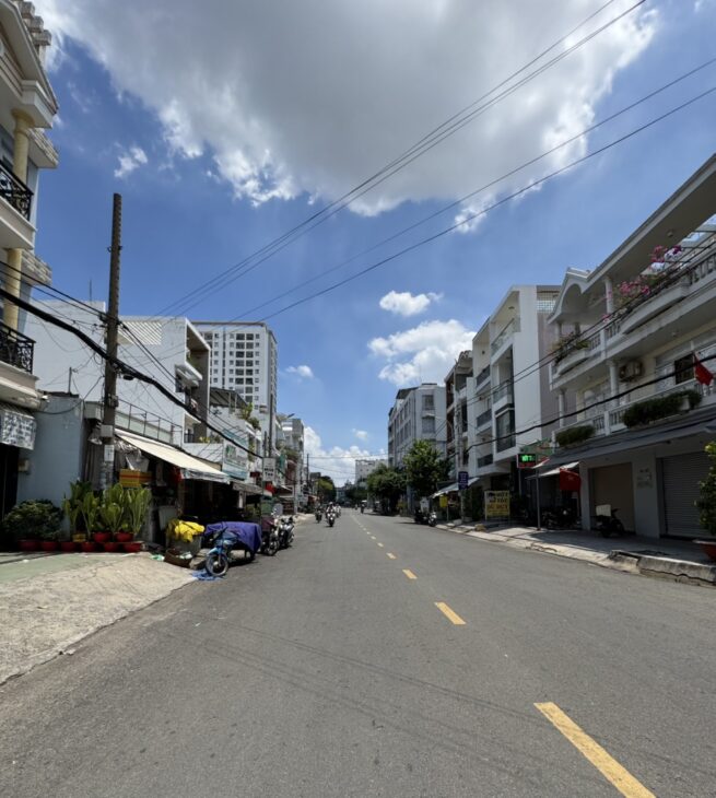 MẶT PHỐ SẦM UẤT KINH DOANH NHIỀU LĨNH VỰC – KHU TÊN LỬA NGAY GIAO LỘ TRỤC SỐ 7 VÀ SỐ 4 – NHÀ 4 TẦNG