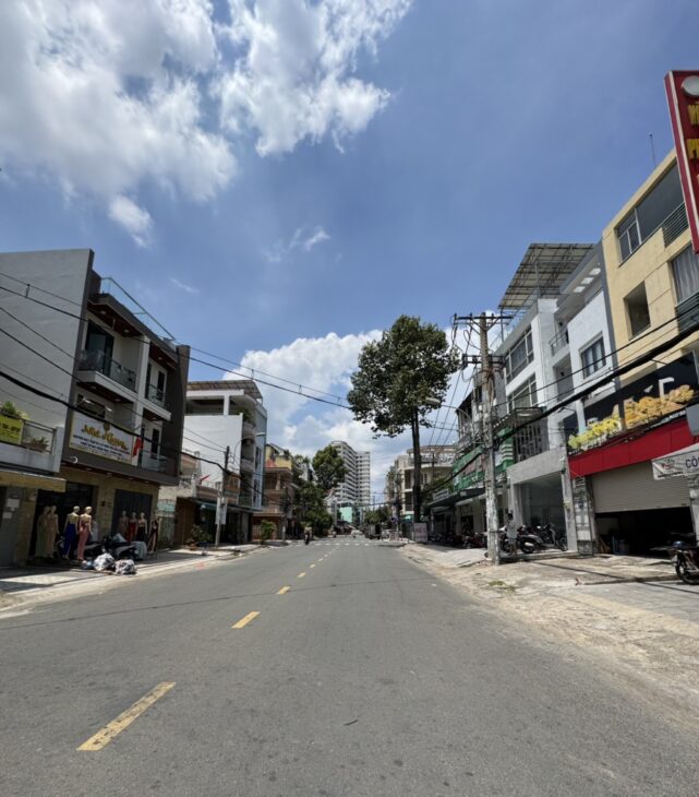 MẶT PHỐ SẦM UẤT KINH DOANH NHIỀU LĨNH VỰC – KHU TÊN LỬA NGAY GIAO LỘ TRỤC SỐ 7 VÀ SỐ 4 – NHÀ 4 TẦNG