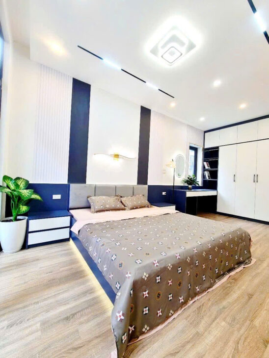 NHÀ ĐẸP ĐỘI CẤN – TRƯỚC NHÀ THOÁNG SÁNG DT 39m2 4 tầng MT 3.5m Giá 9.35 tỷ