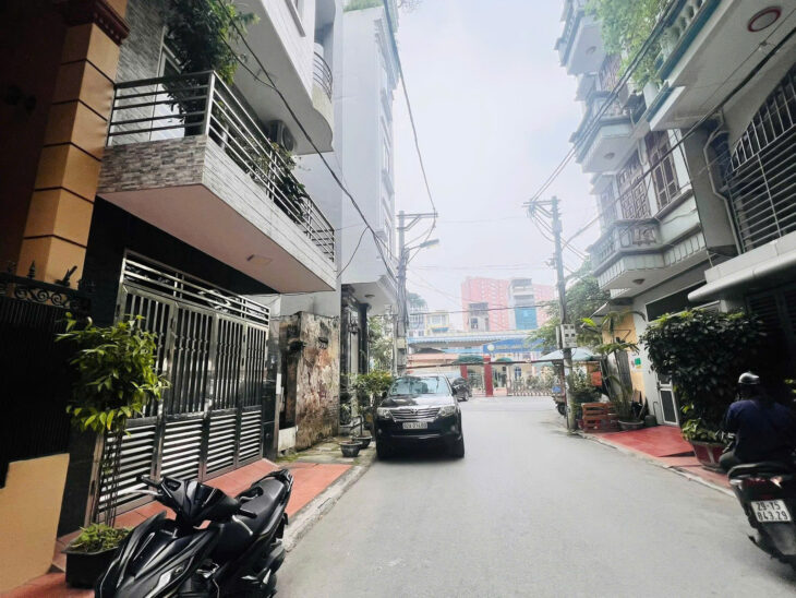 PL NGHĨA ĐÔ – OTO TRÁNH GARA OTO – 2 THOÁNG DT 56m2 5 tầng MT 4.4m Giá 27.6 tỷ