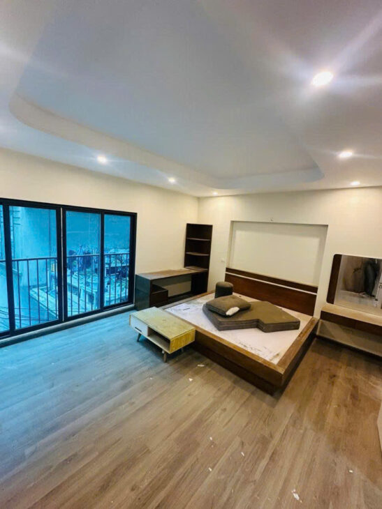 NHÀ ĐẸP QUAN NHÂN – LÔ GÓC 2 THOÁNG DT 31m2 5 tầng mặt tiền 5.2m Giá 7.3 tỷ