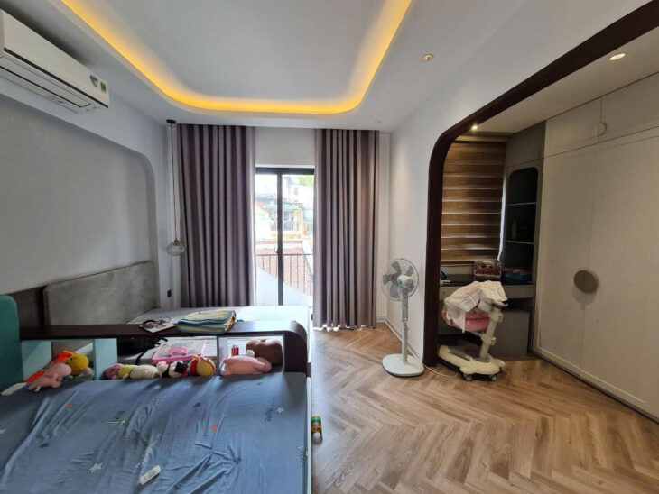 NGÕ CHỢ KHÂM THIÊN – NGÕ THÔNG – NHÀ ĐẸP DT 42m2 5 tầng MT 5.2m Giá 13.9 tỷ