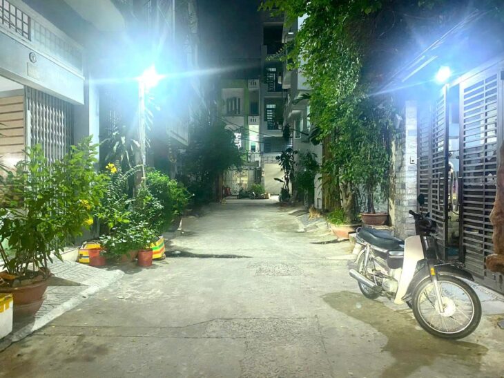 BÁN NHÀ GẦN KÊNH TÂN HÓA, QUẬN TÂN PHÚ, 3 TẦNG, HẺM XE HƠI, HƠN 2 TỶ