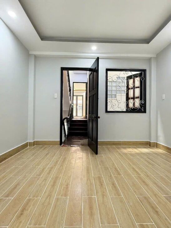 BÁN NHÀ GẦN HỒNG BÀNG,QUẬN 11,3 TẦNG,61M2,HẺM XE HƠI TRÁNH,CHỈ 8 TỶ