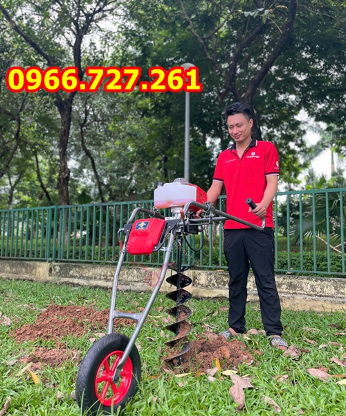 Máy khoan đất đẩy tay có bánh xe – Khoan lỗ trồng cây nhanh, nhẹ sức