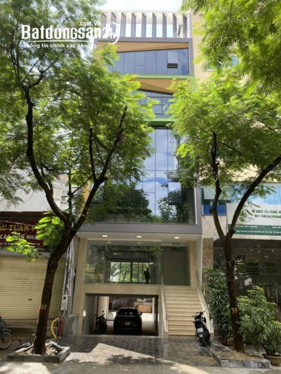 BÁN NHÀ MẶT PHỐ CẦU GIẤY MẶT TIỀN KHỦNG 15M, VỈA HÈ RỘNG, 67M CHÀO 26.9 TỶ