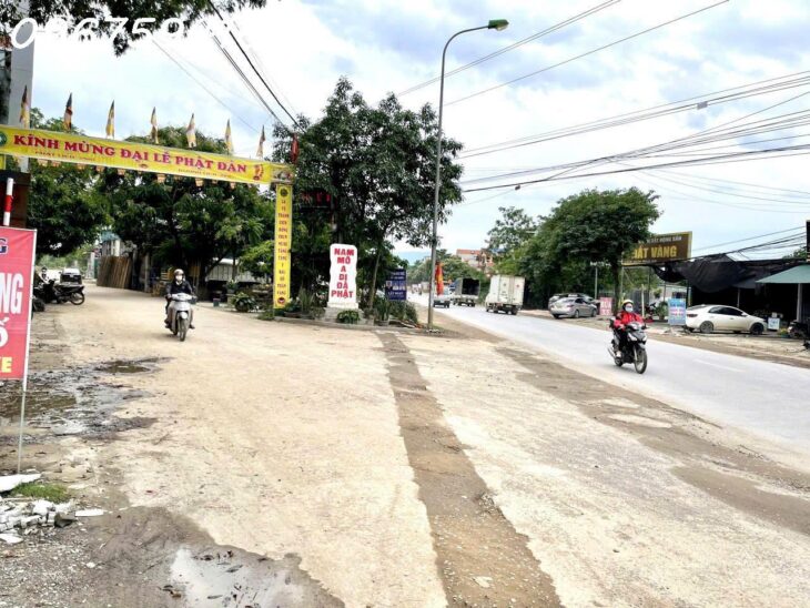 HOT em cần bán mảnh này 73,7m đất ngay Ql6 đi vào tại Thanh Bình , chương mỹ liên hệ em :