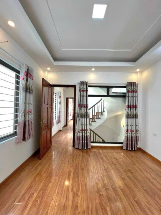Siêu phẩm Lê Trọng Tấn, phân lô quân đội, sát mặt phố, ô tô đỗ cửa, kinh doanh, 35m2, hơn 12 tỷ