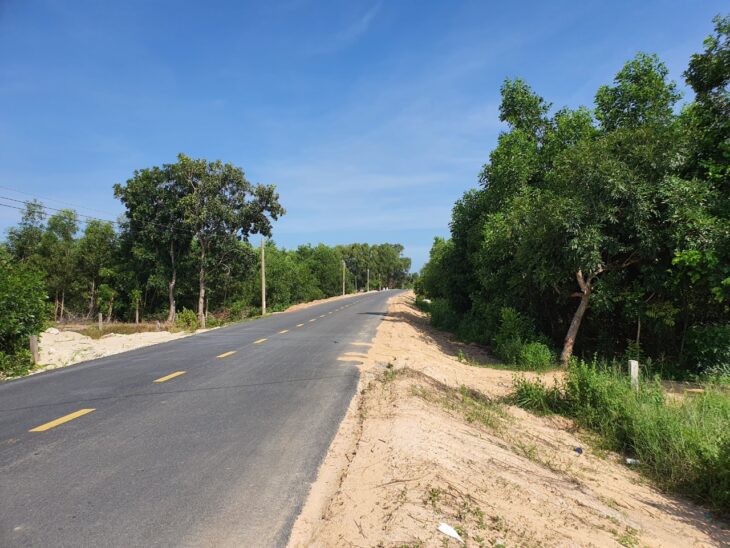 Bán 22.5m x 50m đất 2 mặt tiền Lê Quang Định, thị xã LaGi gần Biển giá đầu tư