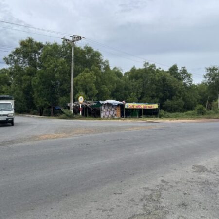 Bán hơn 1 hecta lô Góc mặt tiền Hùng Vương – TX LaGi giá ngộp 6.8tr/m2 view Biển