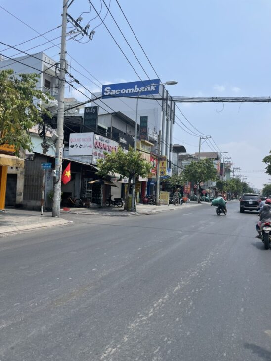 Bán nhà mặt tiền 3 tầng 30x55m giá 200 tỷ Đường Nguyễn Ảnh Thủ