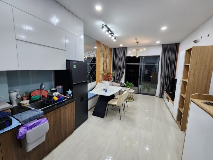 Chính chủ bán gấp căn hộ 2PN2WC full nội thất- chung cư BCons Garden