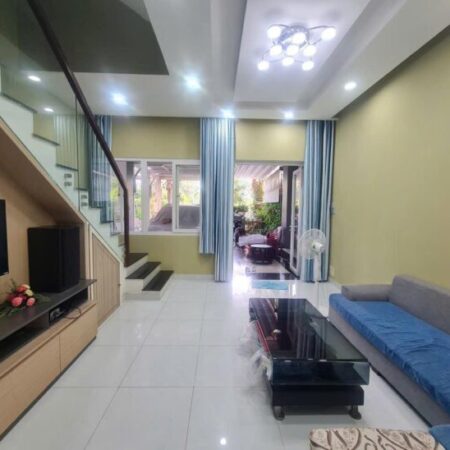 Cho thuê nhà nguyên căn, khu Khang Điền, Q.9, 1 trệt 2 lầu, DTSD 200m2, 4PN, giá thuê 16tr/tháng Cho thuê nhà nguyên căn, khu Khang Điền, Q.9, 1 trệt 2 lầu, DTSD 200m2, 4PN, giá thuê 16tr/tháng