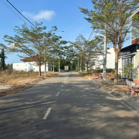 Bán đất ngộp khu dâu tằm Tân Phước, thị xã LaGi sổ riêng Bán đất ngộp khu dâu tằm Tân Phước, thị xã LaGi sổ riêng