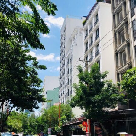 BÁN CẶP ĐẤT HOÀNG KẾ VIÊM, TẶNG NHÀ 3 TẦNG CHO THUÊ CÓ DÒNG TIỀN. LH: 0905233234