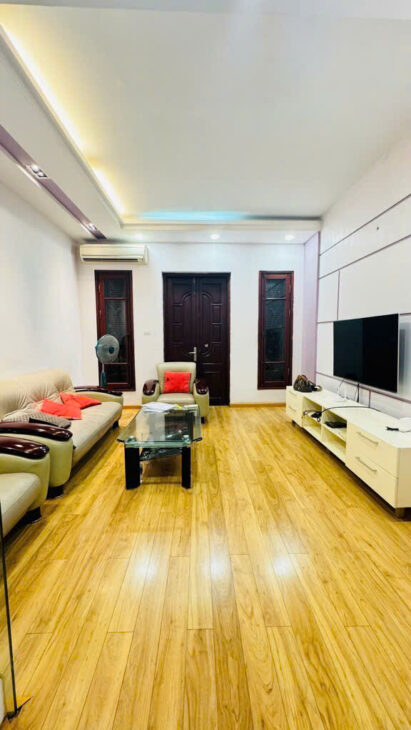 Trung Tâm Đống Đa – Phân Lô – Oto 4 Chỗ Đỗ Cửa – 10M OTo Tránh Đỗ Ngày Đêm – Ngõ Thông – Kinh Doanh