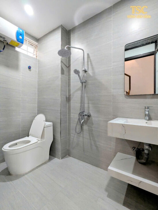 Nhà mặt đường Nam Pháp, 55m 4 tầng,, Giá 5.75 tỉ, đối diện nhà thờ