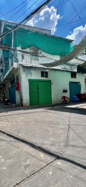 Căn góc 02 mặt tiền Hoàng Diệu cách mặt tiền 30 m NGANG 4.5 DÀI XX CÓ 4 TỶ