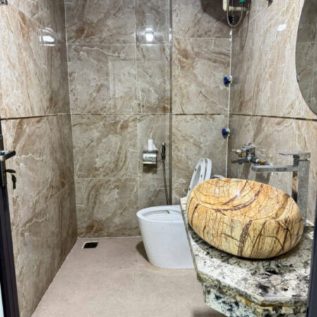 Bán nhà 5 tầng mặt đường quốc lộ 23, Thanh Lâm, Mê Linh. MT kinh doanh cực đẹp