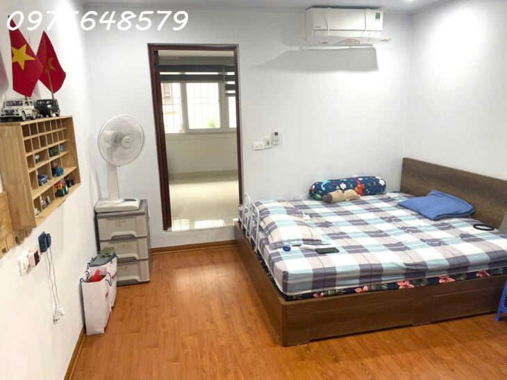 Bán căn hộ VIP Tập thể Ban tổ chức Trung ương phố Đội Cấn 110m giá siêu mềm