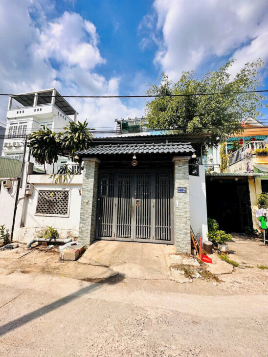 HOT …HOT. Cả 2 phường có căn duy nhất tại Thạnh Lộc 31 quận 12 ♦️Dt: 6,7*17m đường 6m ♦️Trệt 2 lầu