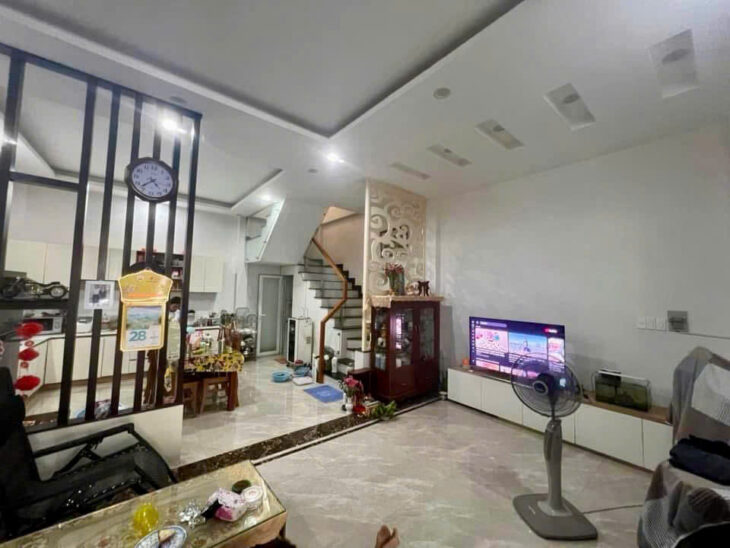 BÁN GẤP NHÀ 3 TẦNG LINH XUÂN – 90M² – HẺM Ô TÔ 7 CHỖ – GIÁ TỐT KHÓ TIN – DI CHUYỂN MỌI NƠI DỄ DÀNG