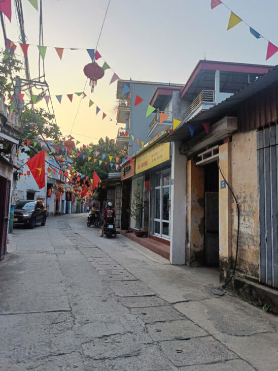 Nhà đẹp Yên Nội 35.6m2- 5 tầng, ngõ nông, ô tô gần phố, giá 4.9 tỷ