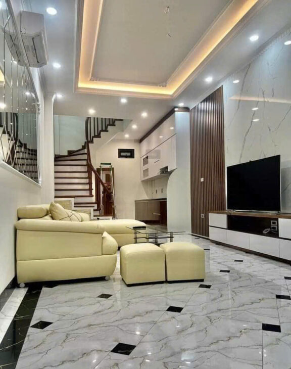 Nhà đẹp Yên Nội 35.6m2- 5 tầng, ngõ nông, ô tô gần phố, giá 4.9 tỷ