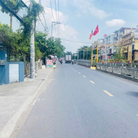 ????Bán nhà mặt tiền thạnh lộc 13 phường thạnh lộc q12 *Mặt tiền cách chợ cầu đồng 100m * Dt 4*26 đúc