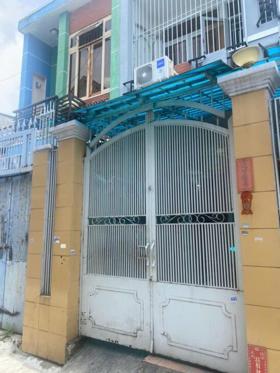 BÁN NHÀ GẦN ĐẦM SEN, LẠC LONG QUẬN, QUẬN 11, 68m2, SÁT HXH, HƠN 5 TỶ