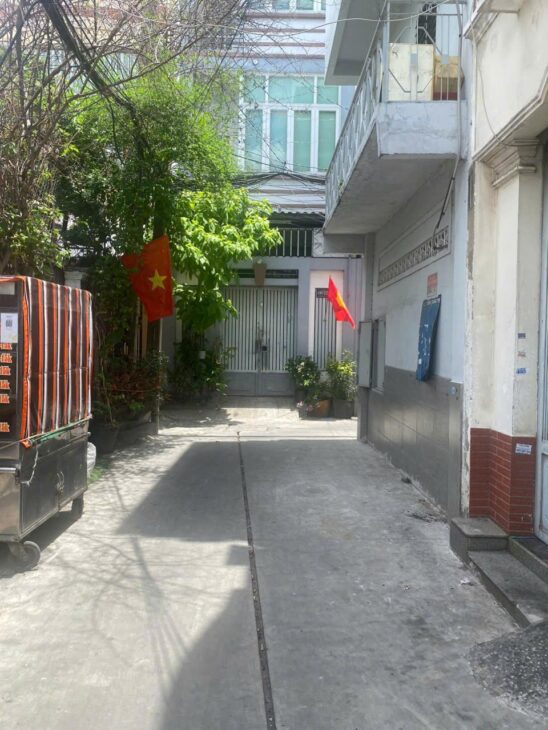 BÁN NHÀ GẦN ĐẦM SEN, LẠC LONG QUẬN, QUẬN 11, 68m2, SÁT HXH, HƠN 5 TỶ