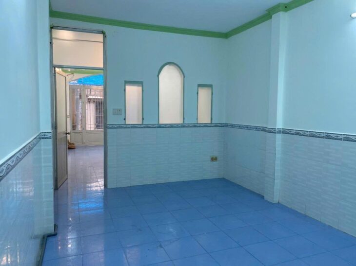BÁN NHÀ GẦN ĐẦM SEN, LẠC LONG QUẬN, QUẬN 11, 68m2, SÁT HXH, HƠN 5 TỶ