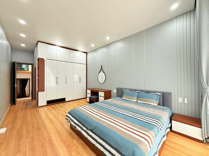 Nhà phân lô 333 Văn Cao tuyến 2, DT 72m 2.5 tầng, đường cực rộng 15m, Giá 7.2 tỉ