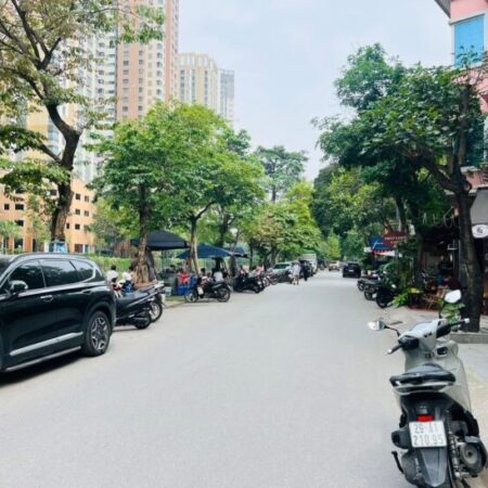 MẶT PHỐ NGUYỄN VĂN LỘC 23 TỶ KINH DOANH SẦM UẤT MẶT TIỀN 4.5M