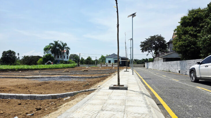 Giá rẻ, chính chủ bán mảnh đất Đông Xuân, Quốc Oai, ngay ngã tư vai réo,100m2 giá 2ty150tr bao phí