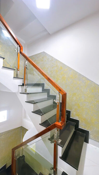 Sát mặt tiền Hoàng Diệu Q4 ĐÚC 3 TẤM HƠN 4 TỶ