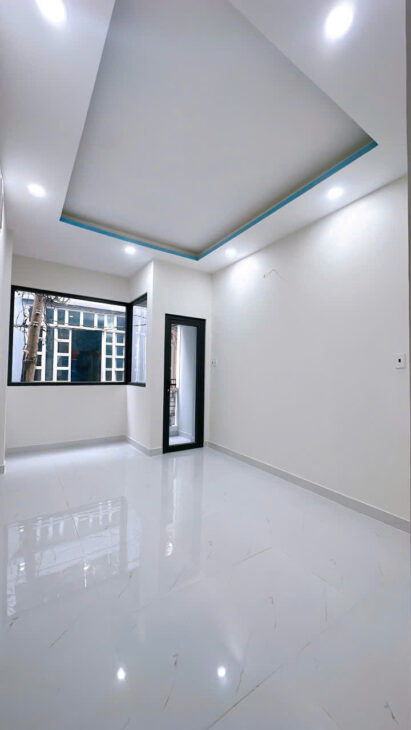 Sát mặt tiền Hoàng Diệu Q4 ĐÚC 3 TẤM HƠN 4 TỶ