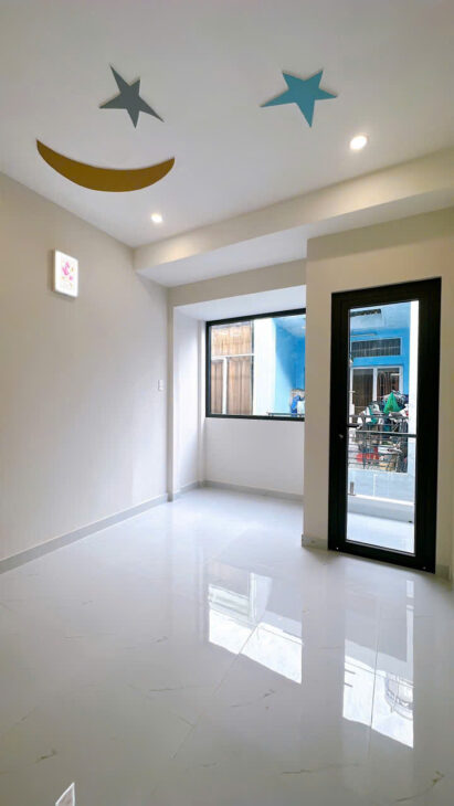 Sát mặt tiền Hoàng Diệu Q4 ĐÚC 3 TẤM HƠN 4 TỶ